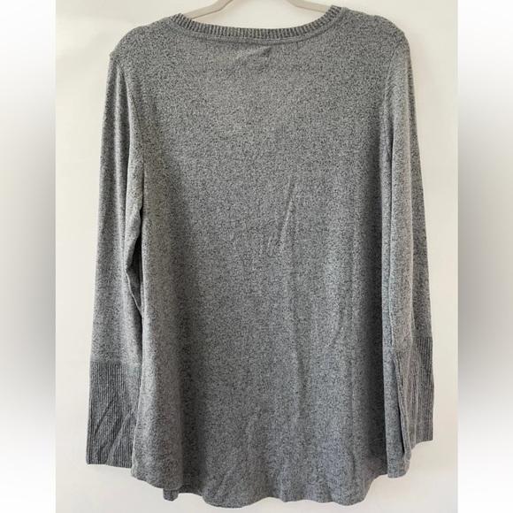 Maurices XL Long Sleeve Shirt Tops Sweater Grey Neutral Minimalist Casual Shirts - Picture 2 of 4